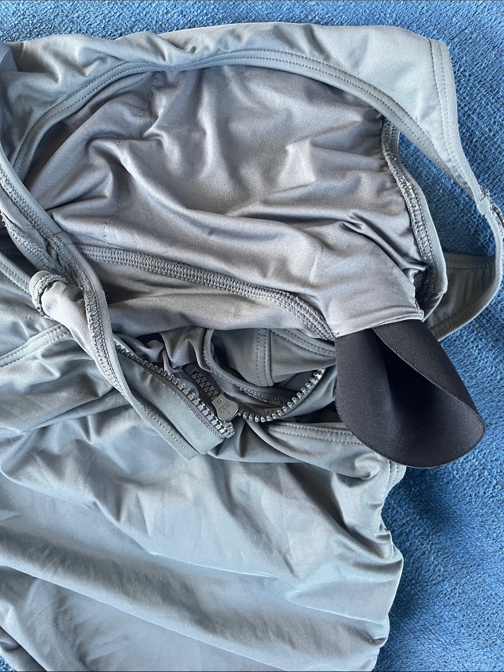 DKNY racer-back One-Piece Swimsuit. Removable padding @bra shelf. Size 10 NWOT - Picture 5 of 7